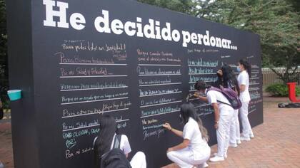 La investigación se hizo en la Universidad del Sinú, una de las actividades fue hacer un muro del perdón

Foto: Universidad del Sinú
