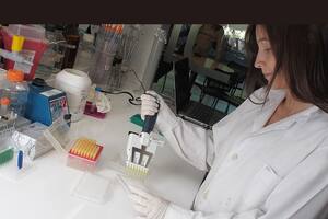 La investigadora del Conicet, Daniela Castillo, es doctora de la Universidad de Buenos Aires y licenciada en ciencias biológicas. También posee un MBA en la universidad de San Andrés