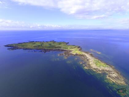 La isla Barlocco cuenta con algunos de los paisajes más bellos, costas naturales y extensos bosques, junto con una densidad de población muy baja