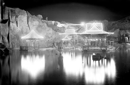 La isla de las Geishas, en el medio del lago veneciano, era uno de los puntos más atractivos durante los veranos.