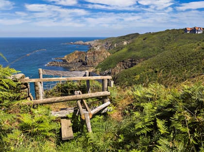 La isla de Sark está ubicada en el canal que separa a Francia del Reino Unido (Foto: iStock)