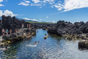 Un avión tuvo que aterrizar de emergencia en una isla del Atlántico: los pasajeros estuvieron varados 29 horas