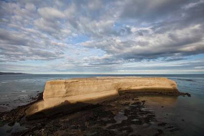 La isla Monte de León, una parada obligada en la Ruta Azul