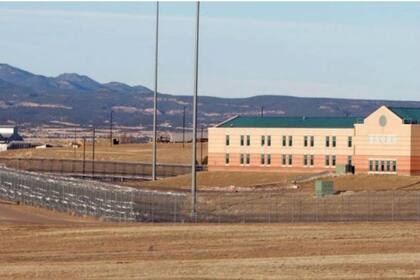 La istrative Maximum Facility (ADX), que queda a 185 kilómetros al sur de Denver, fue inaugurada en 1994