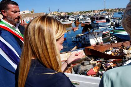 La jefa del gobierno italiano, Giorgia Meloni, visitó la isla Lampedusa