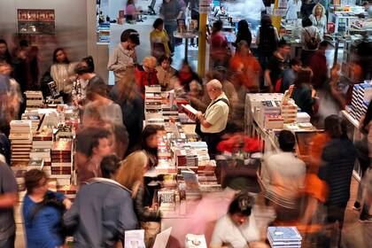 Un momento para la lectura en medio del movimiento de la jornada del sábado