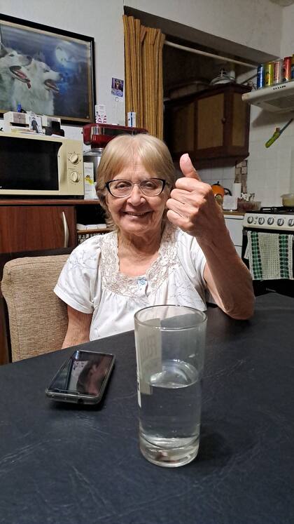 La joven aclaró que su abuela se encuentra en un buen estado de salud (Foto: Captura de Twitter @lorevviera)