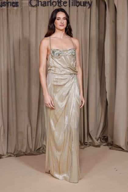 La joven actriz y productora estadounidense mantiene una estrecha amistad con George Clooney