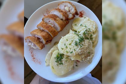 La joven chef tiene su emprendimiento de viandas (Foto Instagram @dolcelulucatering)