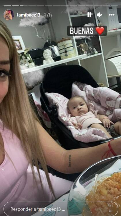 La joven compartió las imágenes donde se ve la licuadora de fondo