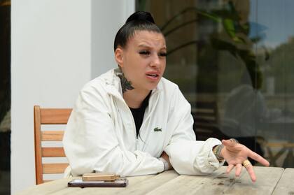 La joven de 19 años dio su versión de los hechos en una entrevista con LA NACION.