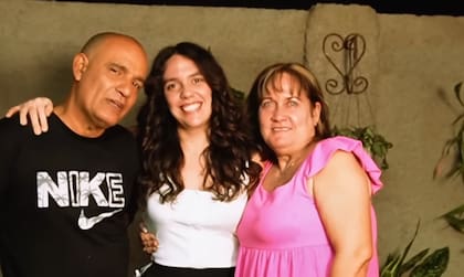 La joven dejó a sus padres, abuelos y amigos para ir por su sueño en República Dominicana