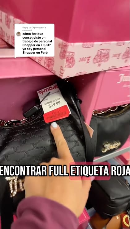 La joven documenta cuando va a ser las compras para sus clientes y muestra los precios de los productos