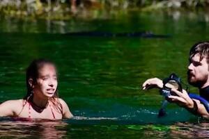 Las fuertes imágenes de una joven que fue atacada por un caimán mientras nadaba en un lago