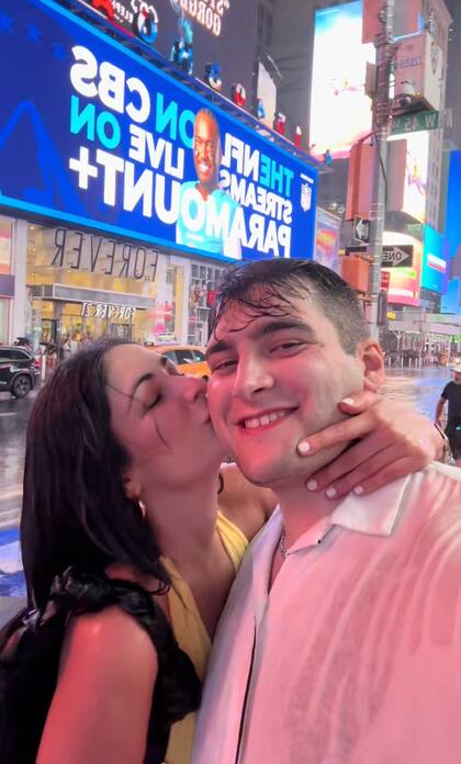 La joven latina presentó fotos y documentos para demostrar su matrimonio con un estadounidense