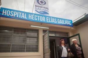 La joven pareja llevó a la niña al Hospital Gailhac sin signos vitales.