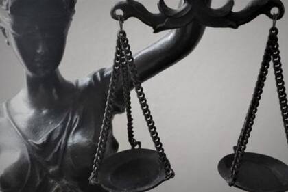 La joven presentó varias demandas judiciales.