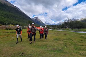 Rescataron de la montaña a una joven que se lesionó haciendo trekking en Ushuaia