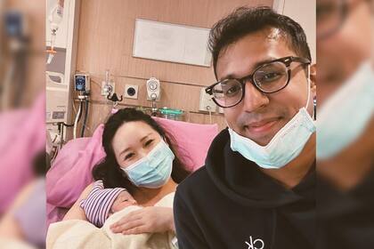 La joven se emocionó al ver su video (Foto Instagram @debxrahkwek)