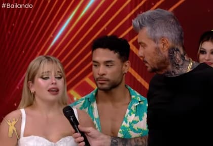 La joven se emocionó y expresó sus deseos de continuar en la competencia (Foto: Captura Bailando 2023 / América)