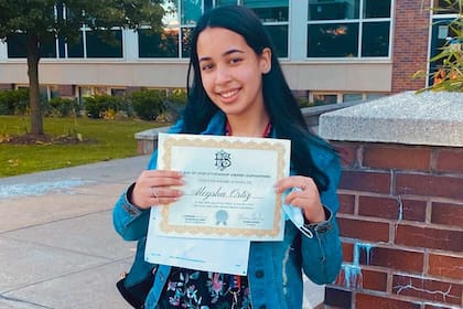 La joven se graduó con honores en una escuela pública de Hartford, en Connecticut