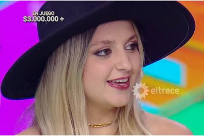 La joven se presentó como Licenciada en Comercio Internacional, actriz y emprendedora (Foto: Captura de video / eltrece)