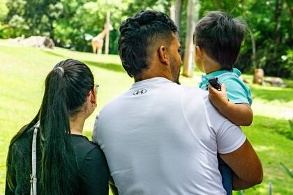 La joven tiktoker le aconsejó a los padres que no emigren sin sus hijos
