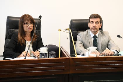 La jueza Adriana Palliotti y el juez Nicolás Toselli (presidente), integrantes del Tribunal Oral en lo Criminal Federal N°5