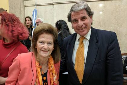 La jueza Elena Highton y el procurador porteño Gabriel Astarloa, durante un acto en 2017