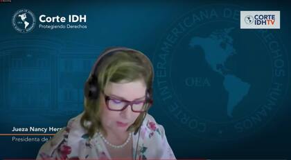 La jueza Nancy Hernández López durante la lectura de la sentencia