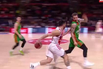 La faja con la que Facundo Campazzo se deshizo de dos hombres de Cedevita Olimpija en una misma acción.