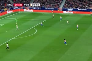 Un gol en contra que recorre el mundo: el blooper con el que Atlético de Madrid abrió el partido ante Barcelona