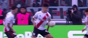 La mano de Rivero que derivó en el gol de Belgrano y la expulsión de Coudet: qué dice el reglamento