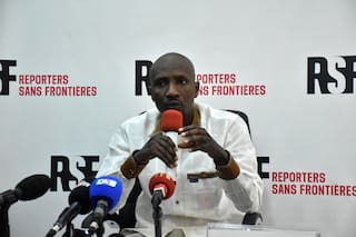 La junta de Burkina Faso detuvo en secreto a un periodista y a otras nueve personas, dice un grupo defensor