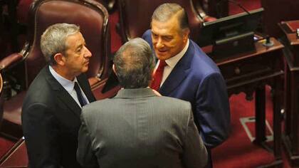 Julio Cobos junto a Ángel Rozas en el recinto