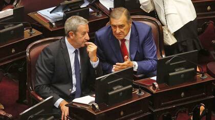 Julio Cobos junto a Ángel Rozas en el recinto