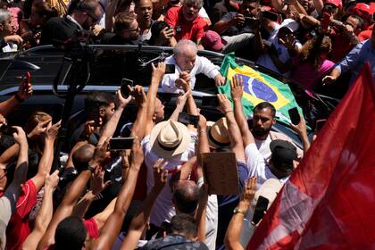 La Justicia Electoral determinó que Luiz Inácio Lula da Silva se impuso ante Jair Bolsonaro en las elecciones brasileñas (AP Photo/Andre Penner)