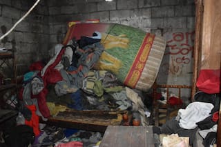 Las imágenes de la casa del hombre investigado por la desaparición de cinco personas