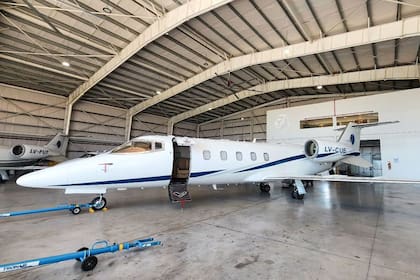 La justicia ordenó un operativo en el hangar de la empresa Flyzar en el Aeropuerto de San Fernando