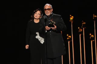 La juventud de Ca7riel & Paco Amoroso se une con la experiencia de Gloria Estefan en los Grammy