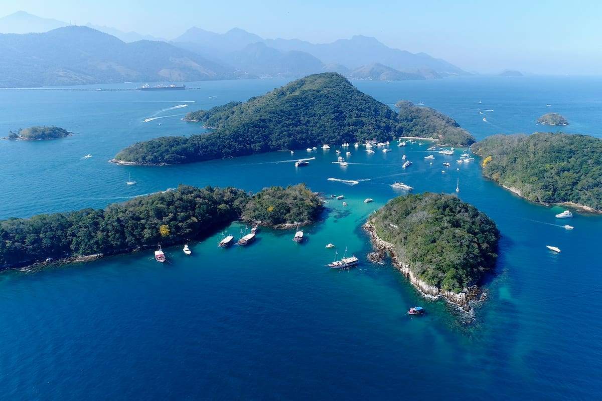 O destino encantador do Brasil com praias de sonho e aventura