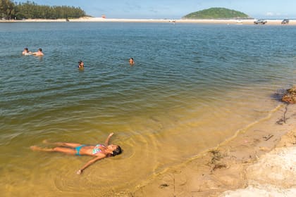 La laguna de Barra de Ibiraquera.