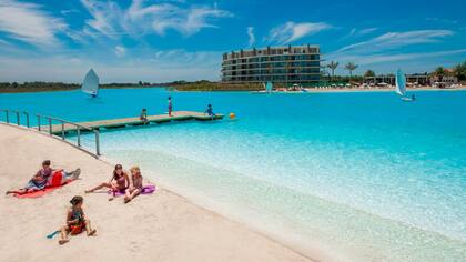 La laguna dónde se pueden realizar diversos deportes náuticos