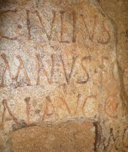 La lápida del militar auxiliar romano corresponde a un soldado difunto de origen celta, pero que recibió la ciudadanía romana en el siglo I a.C.