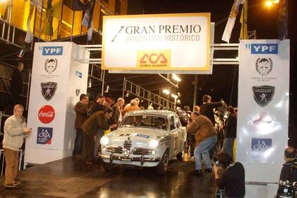 La largada del X Gran Premio Histórico, el viernes último