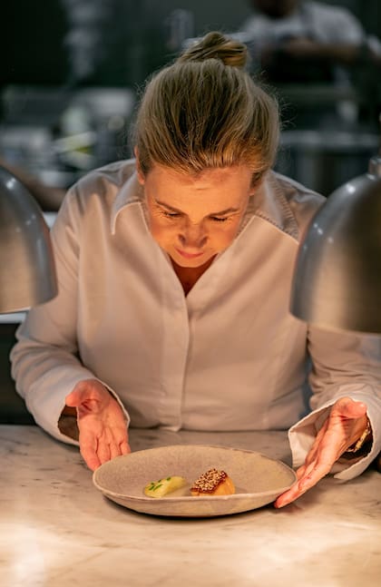 "La lección más valiosa es que tenés que seguir tu pasión", señala Darroze que se enamoró de la cocina