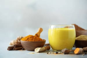 Cómo preparar leche dorada, la bebida que puede reducir el riesgo de contraer Parkinson o Alzheimer