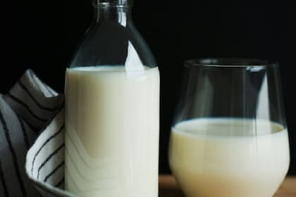 La leche fresca entera en sachet, el litro subió de los $1018,87 a $1210,72, por lo que representó un aumento del 18,8%