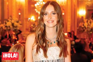 Es la nieta de una diva del cine e hija de un reconocido director, estudia Literatura y Arte y ama la danza