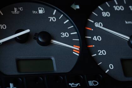 La legislación busca reducir accidentes mortales en un estado donde la velocidad causa miles de muertes